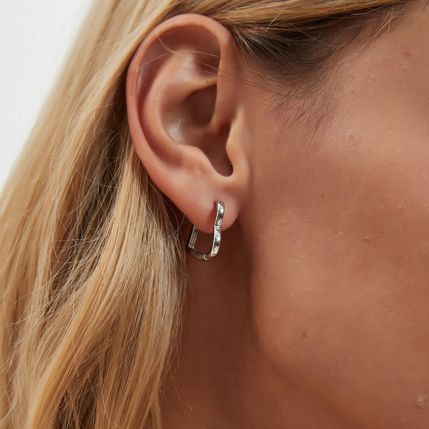 HEART HOOP EARRINGS 🔥🔥🔥